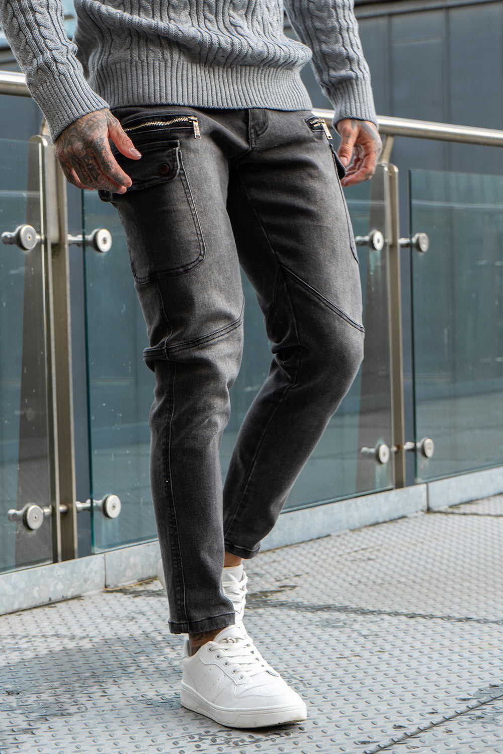 Solid Black Cargo Trousers – Wrogn