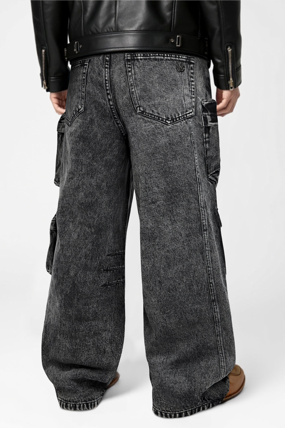 Men's Loose Jean With Pocket - Washed Black