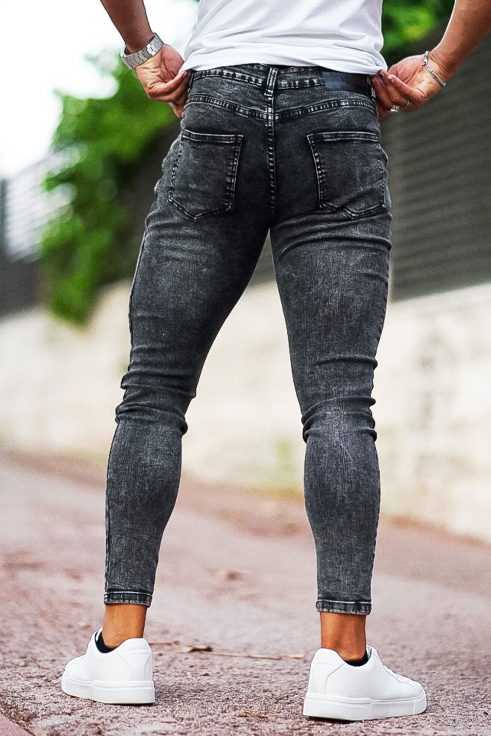 high waisted ripped skinny jeans
