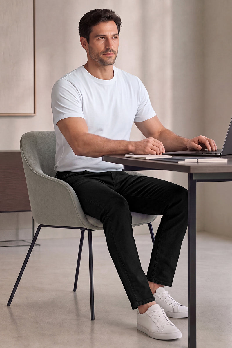 Moderne, schmal geschnittene Herren-Jeans aus Stretch-Denim