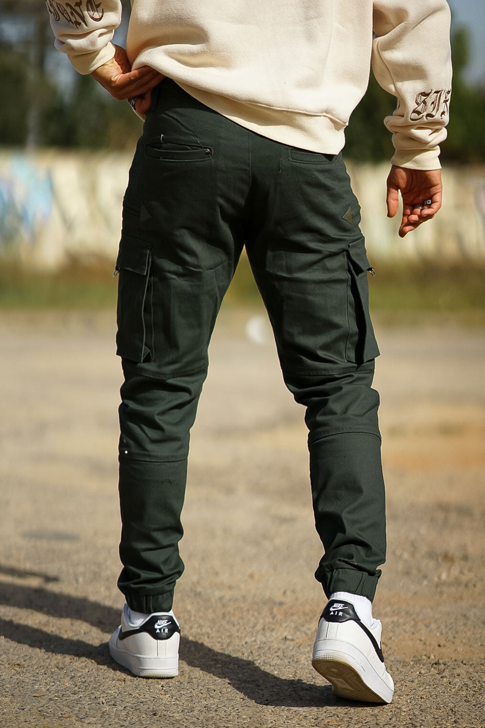 men's green cargo pants