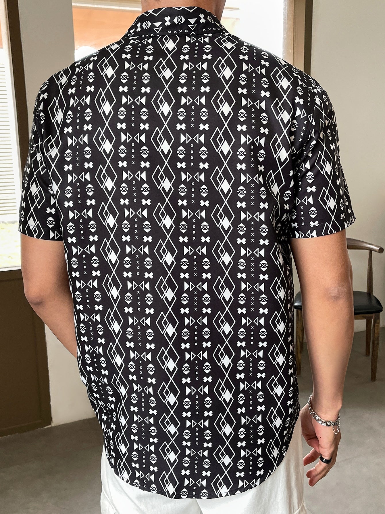 Men Geo Print Shirt Without Tee