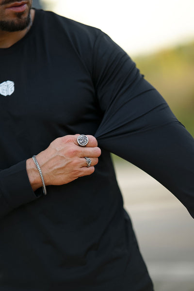 Gingtto Men's Black Round-Neck Pullover: Comfort Redefined