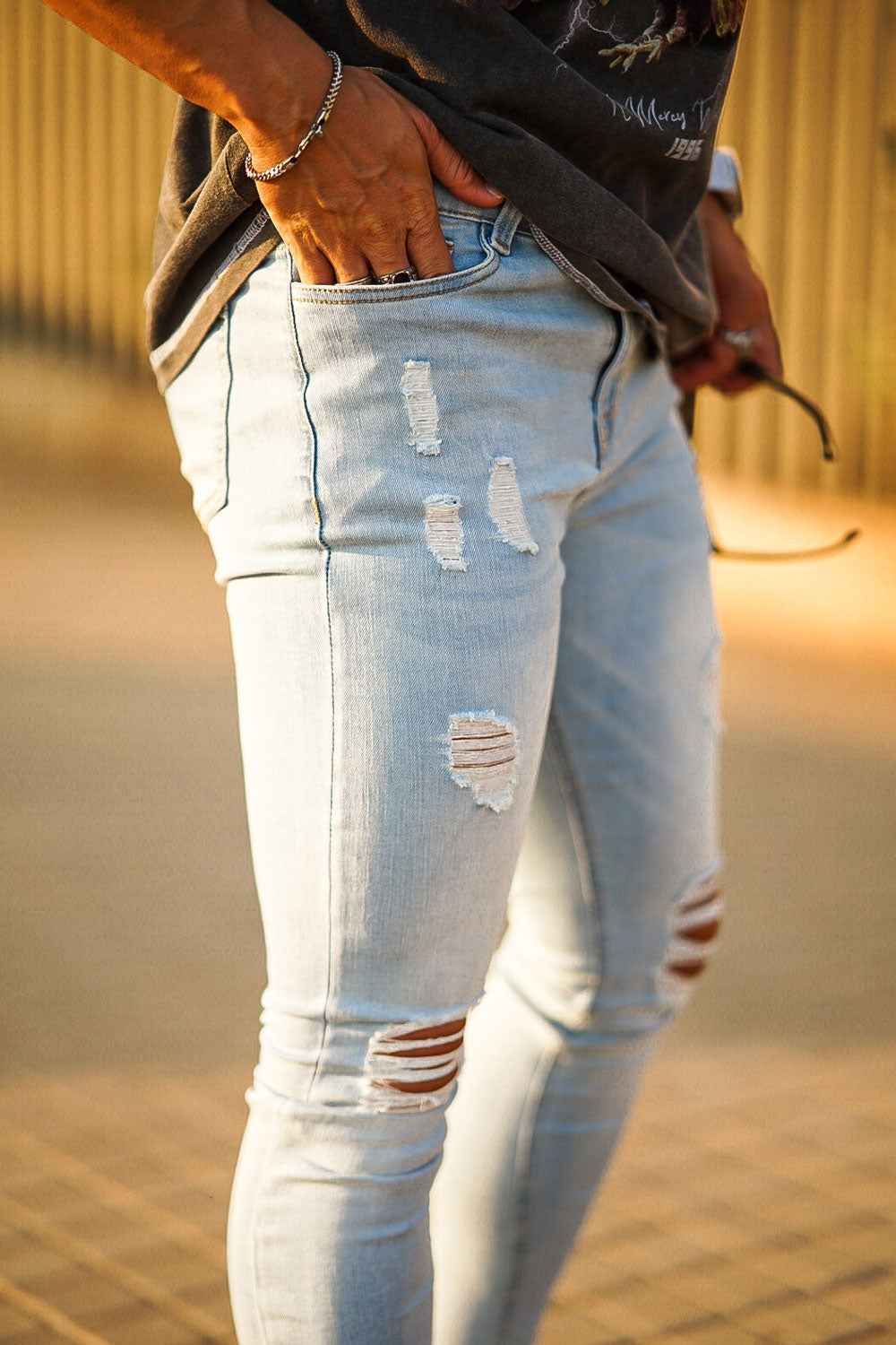 Jeans skinny strappati da uomo Gingtto